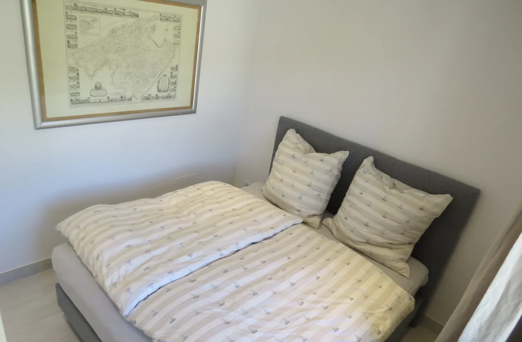 Villa Oliva - Gästezimmer im 1. Stock mit Doppelbett