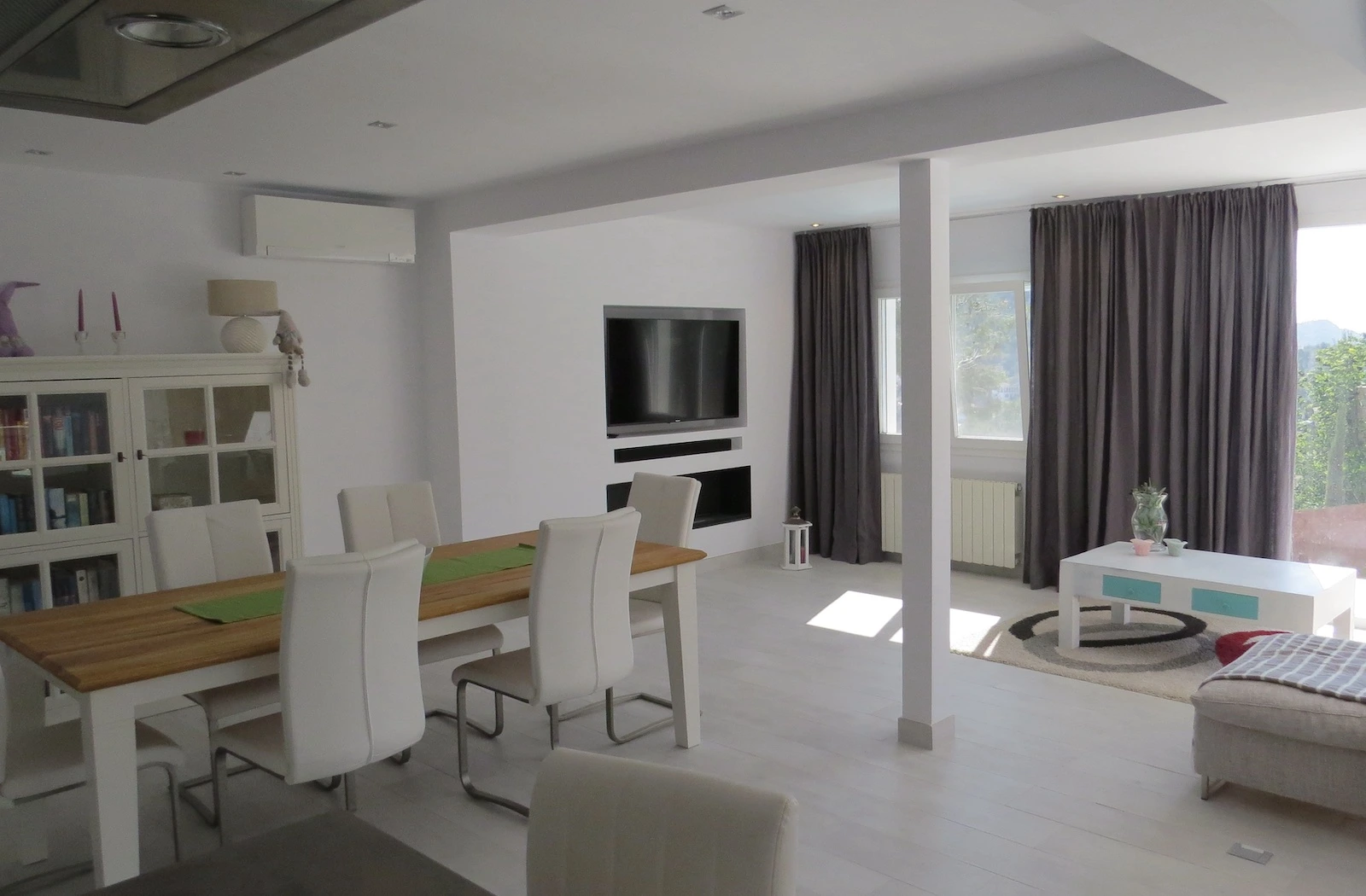 Villa-Oliva - Auisblick vom Wohnzimmer in die Umgebung